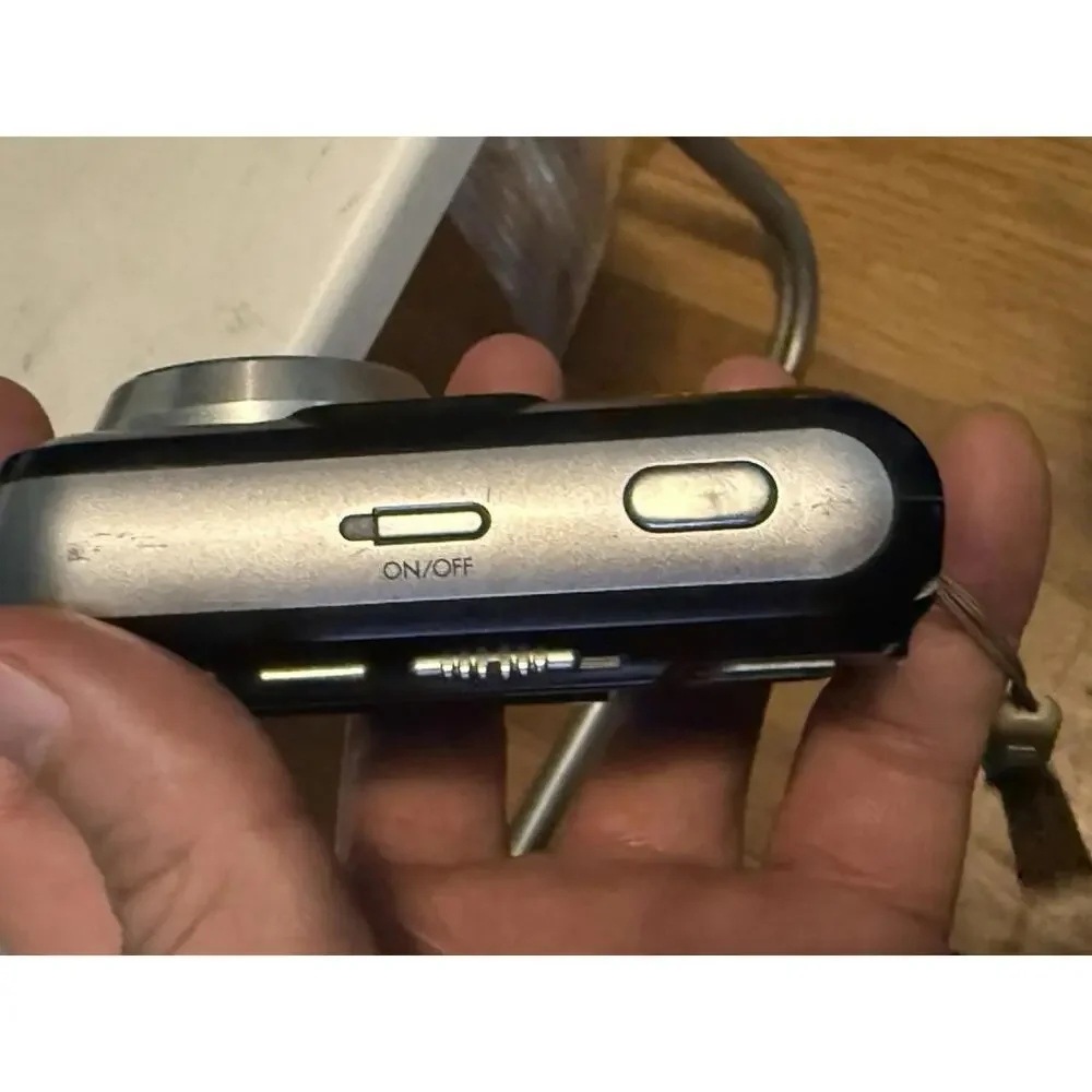 HP Photosmart Digital Camera M447 5MP Black ( Parts Only , Not Working